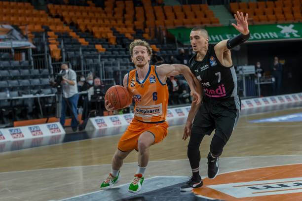 又能在搜索 又能在搜索